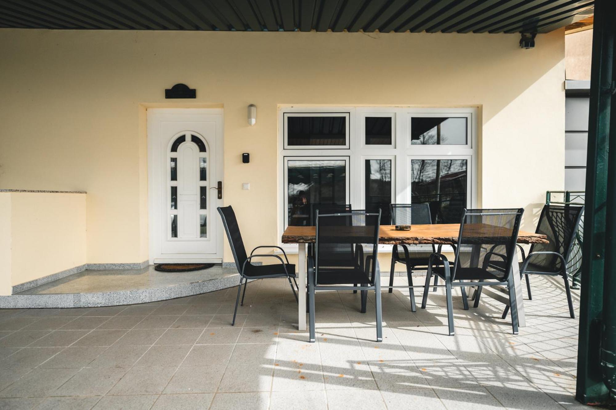 Black Tiger Seaside - Ferienwohnungen Direkt Am See Garden Extérieur photo